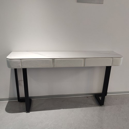 ENTRANCE TABLE