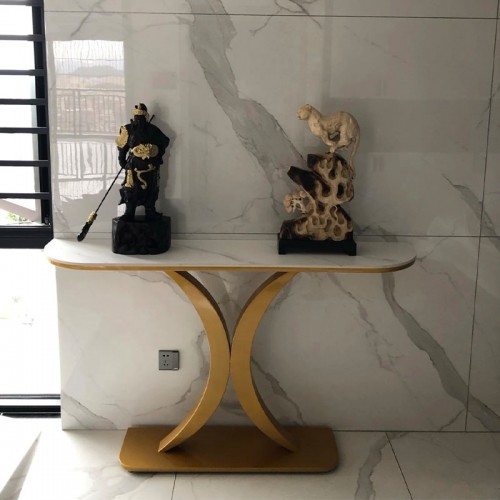 ENTRANCE TABLE